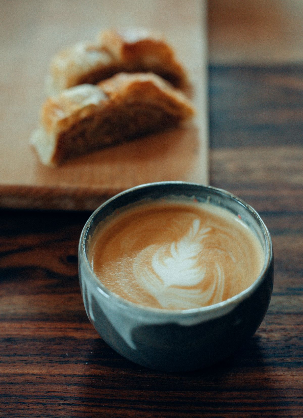 ラテアートのカプチーノ