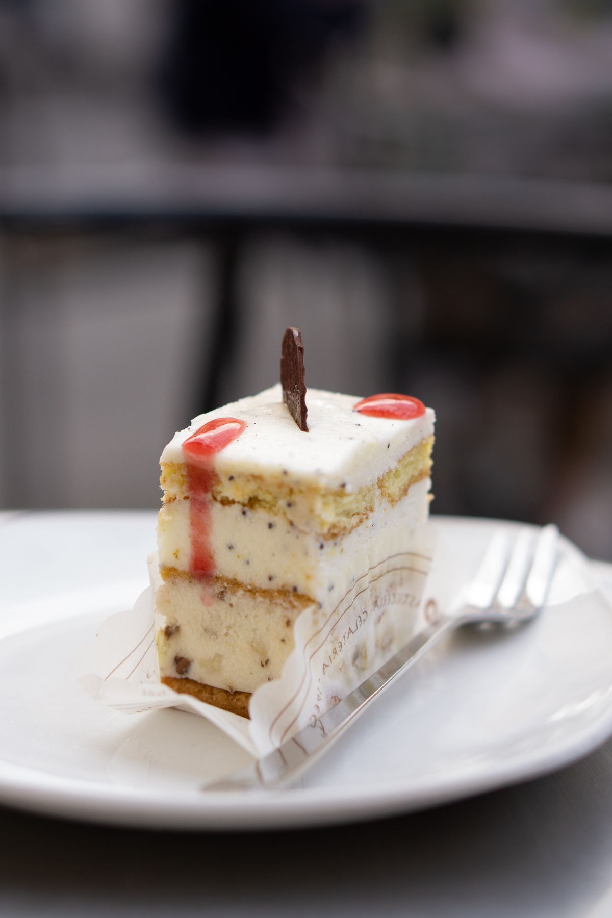 白いクリームケーキ